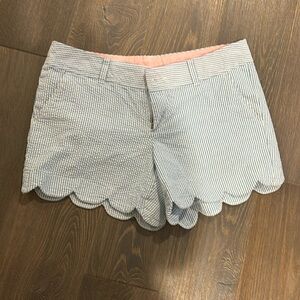 Lilly Pulitzer Buttercup scallop shorts size 10 excellent condition